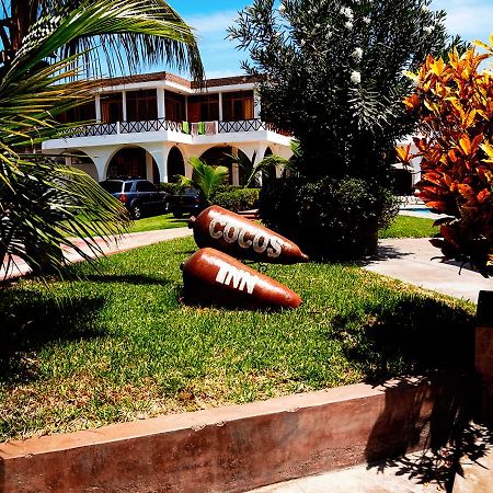 Hotel Cocos Inn Іка Екстер'єр фото